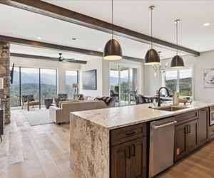 Why Highlands of the Smokies is one of the best new places to stay in Gatlinburg Tennessee 